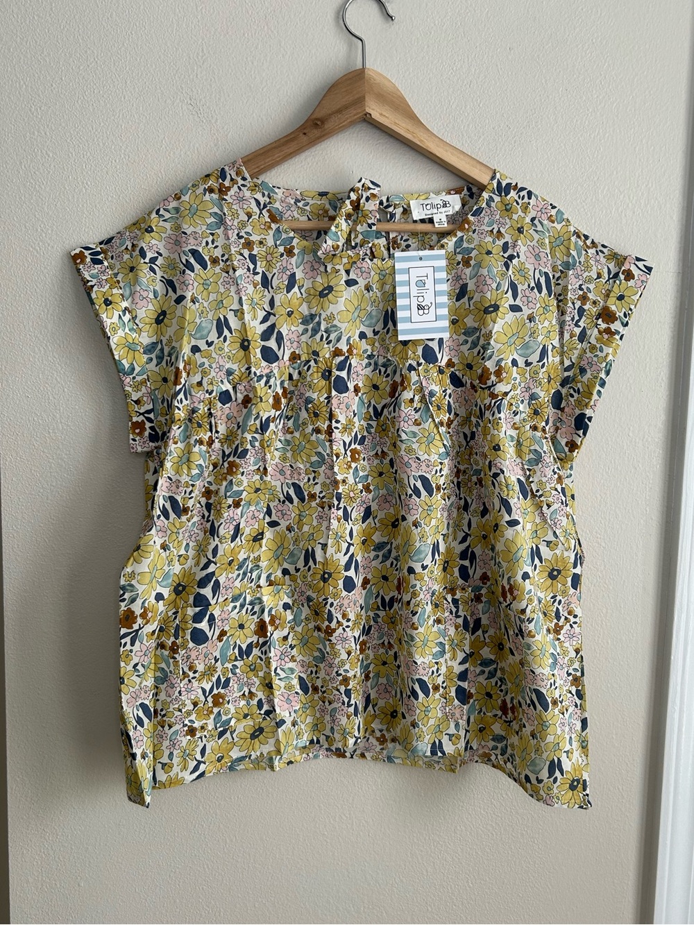 NWT Tulip B Floral Print Short Sleeve Cotton Blouse Yellow Blue Pink Size S